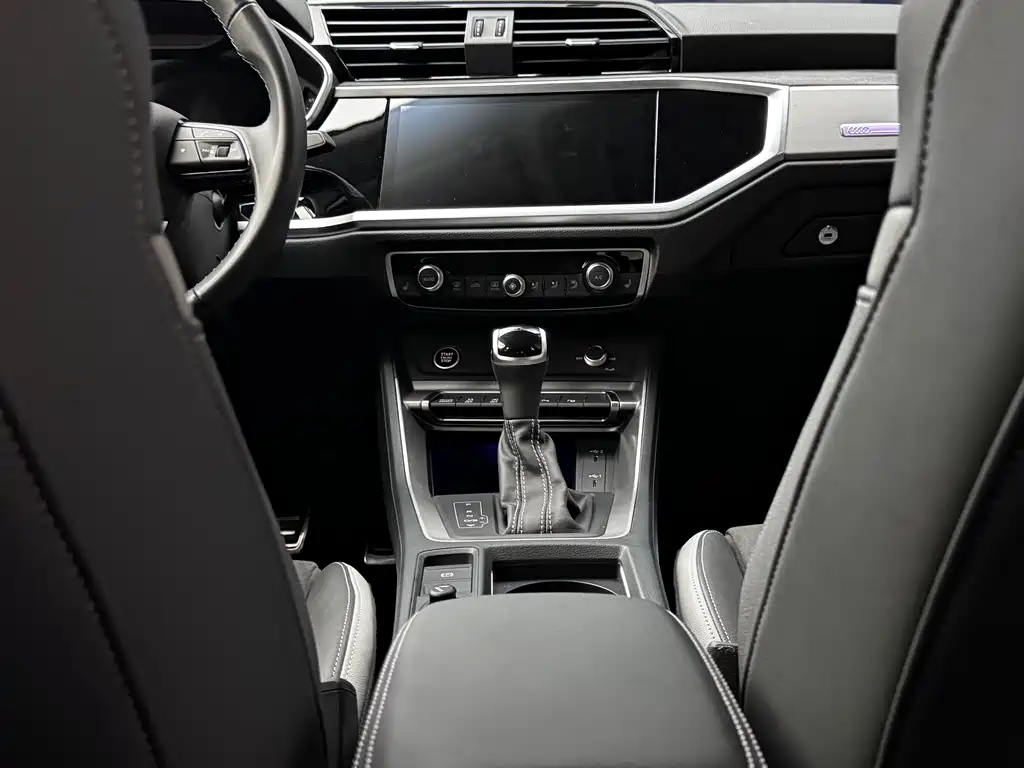 Audi Q3 2022 — фото 12