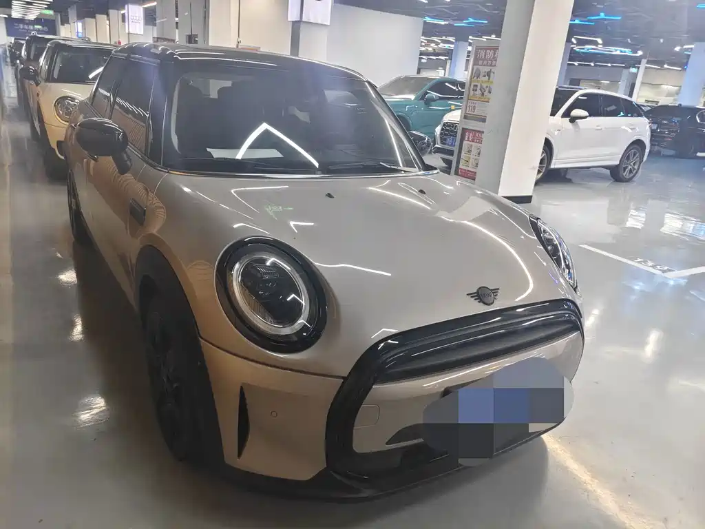 MINI MINI 2023