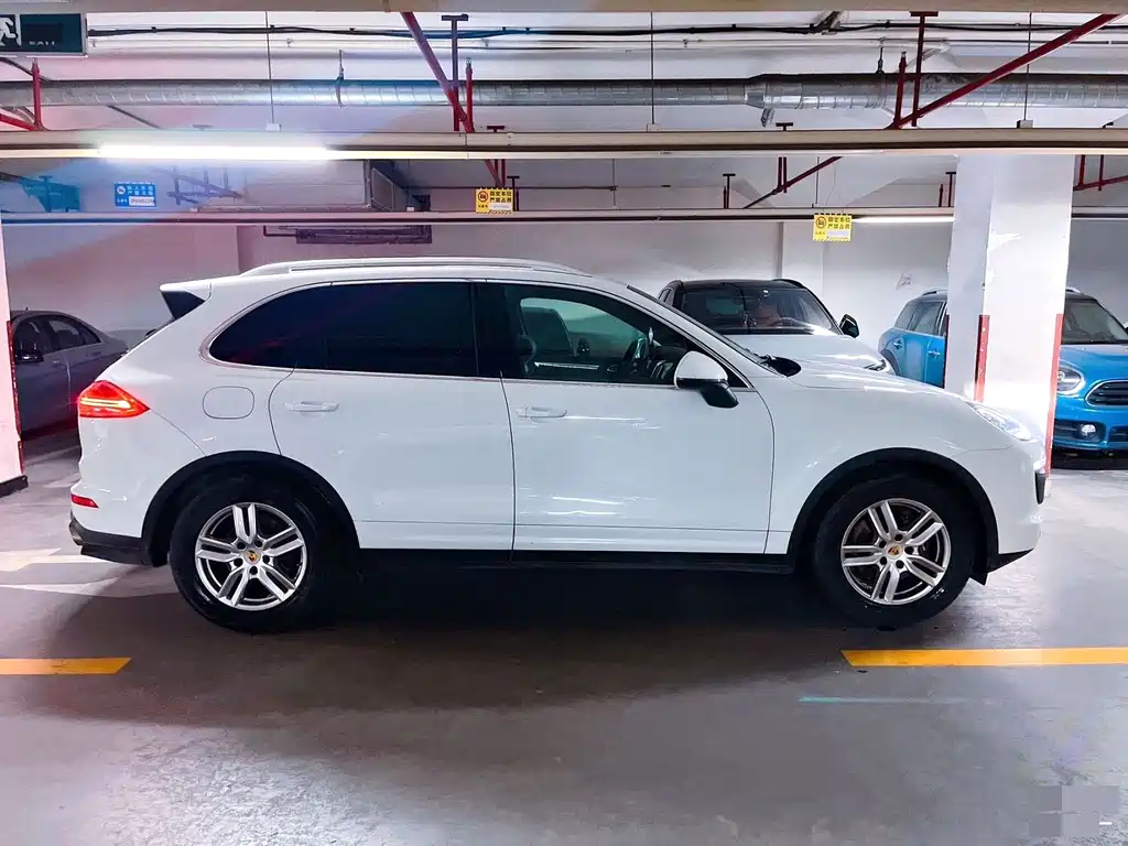 Porsche Cayenne 2015 — фото 4