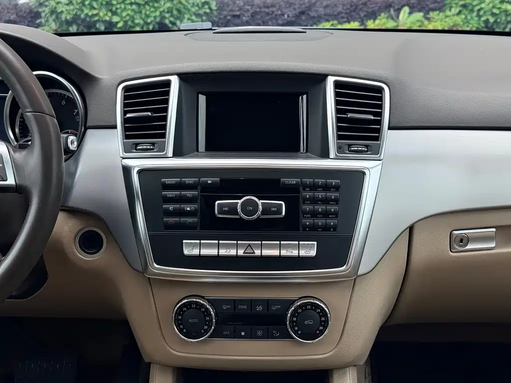 Mercedes-Benz M-Class 2013 — фото 17