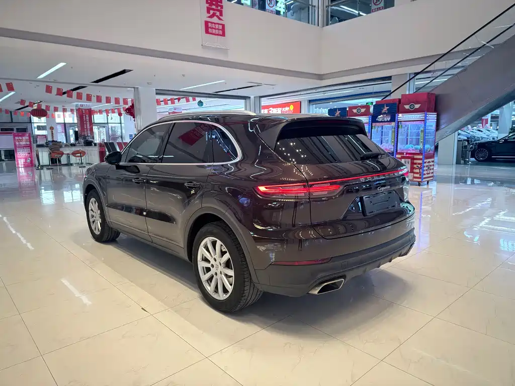 Porsche Cayenne 2019 — фото 20