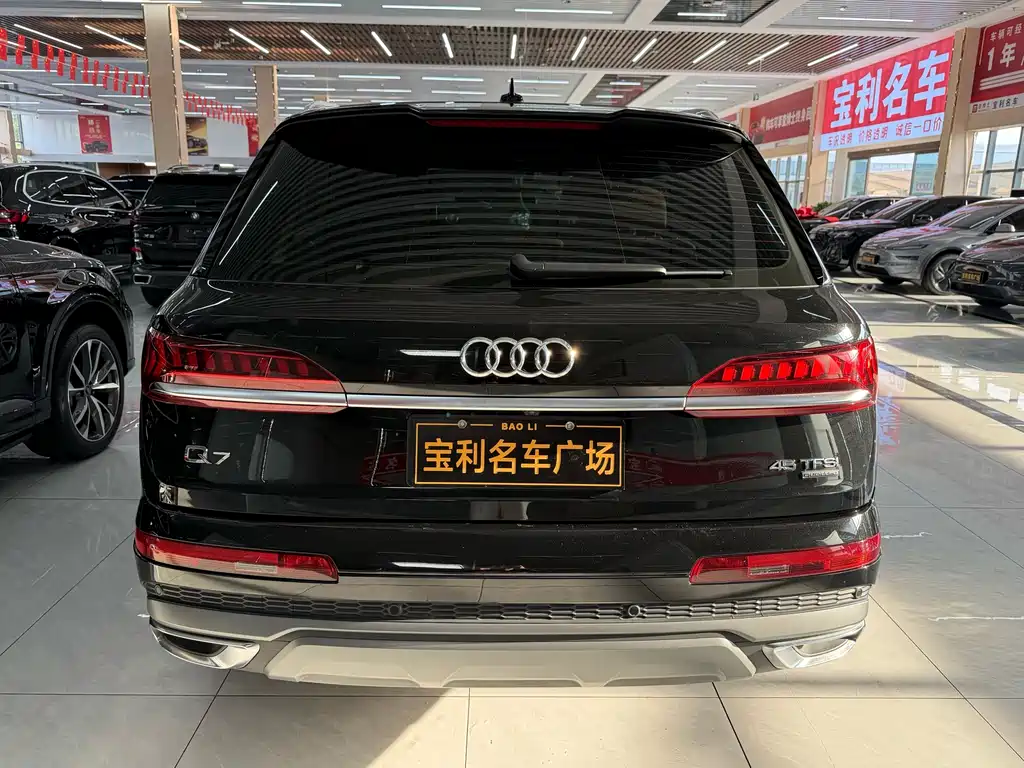 Audi Q7 2024 — фото 5