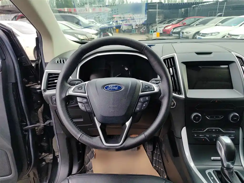 Ford Edge 2015 — фото 14
