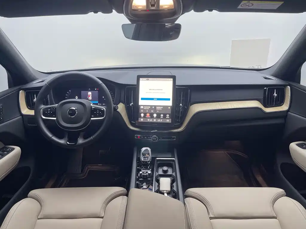 Volvo XC60 2025 — фото 16