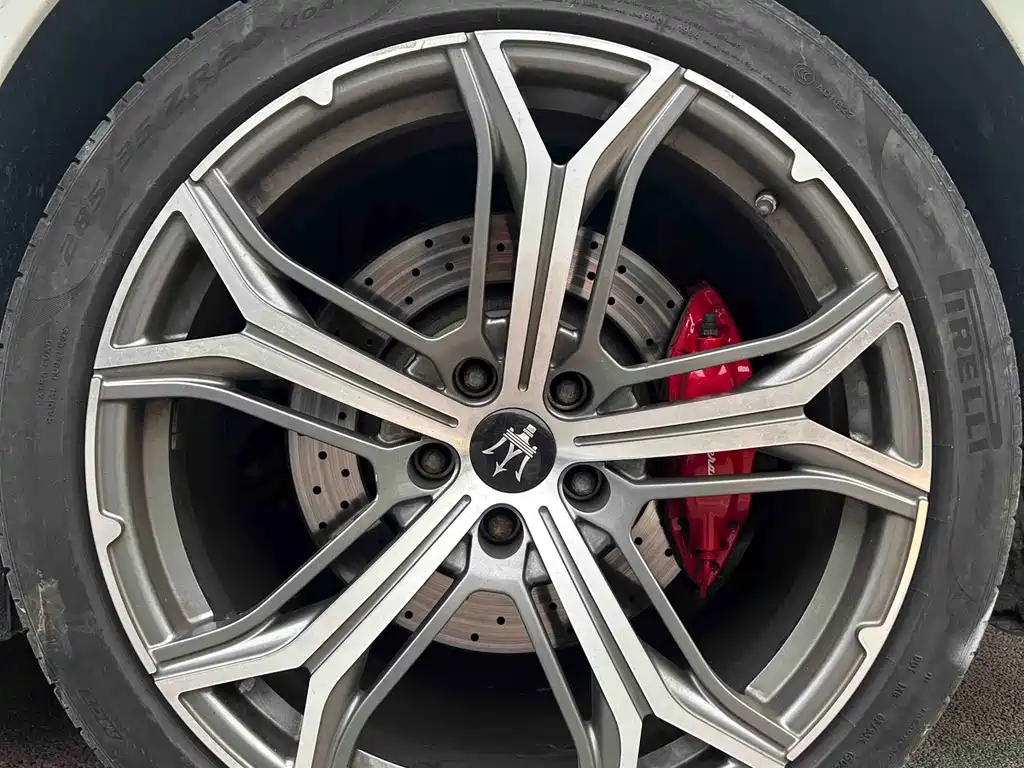 Maserati Quattroporte 2016 — фото 13