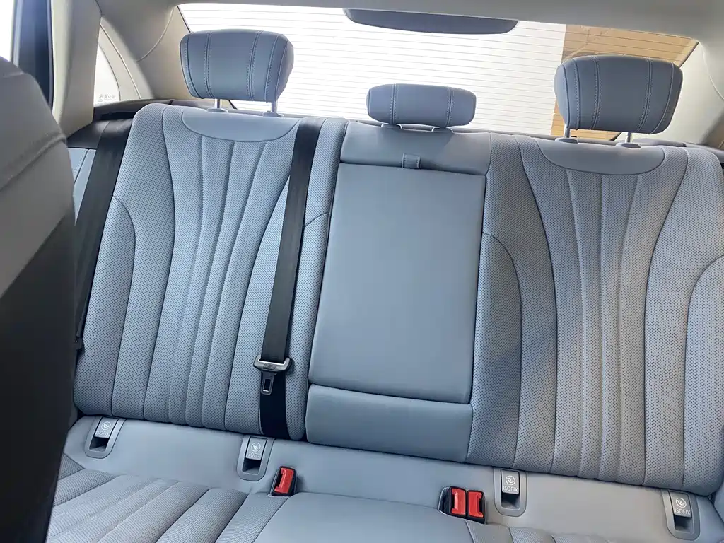 Hongqi H5 PHEV 2025 — фото 12