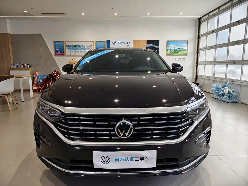 Volkswagen Passat 2025