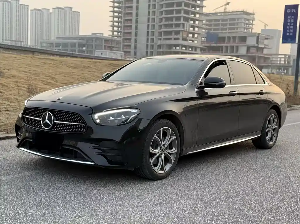 Mercedes-Benz E-Class 2023 — фото 1