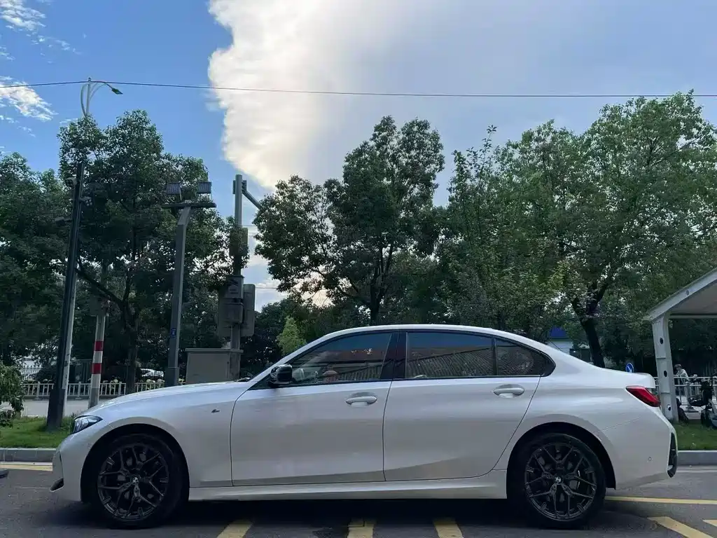 BMW 3 Series 2025