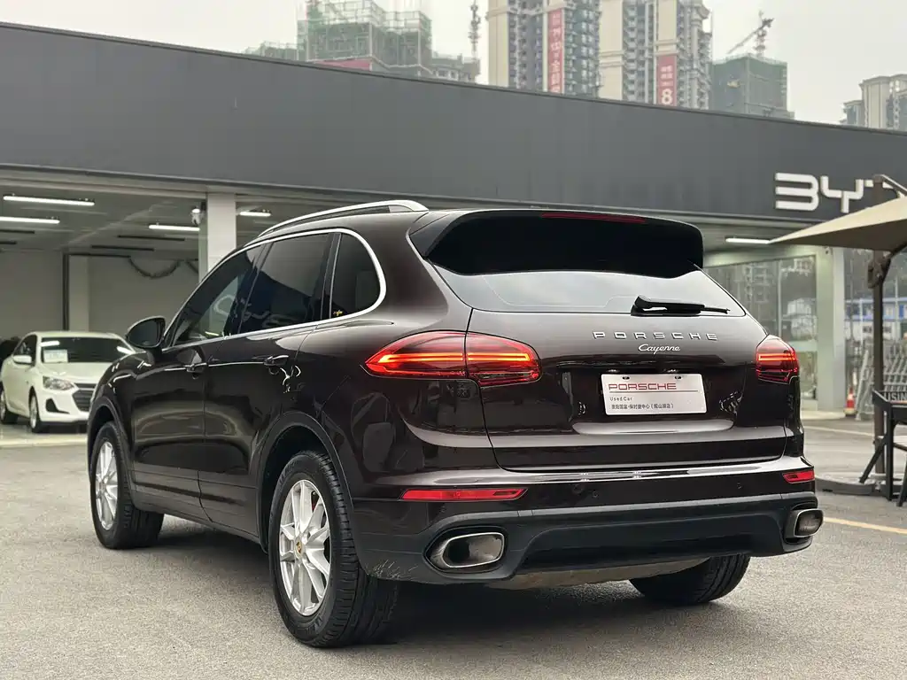 Porsche Cayenne 2016 — фото 17