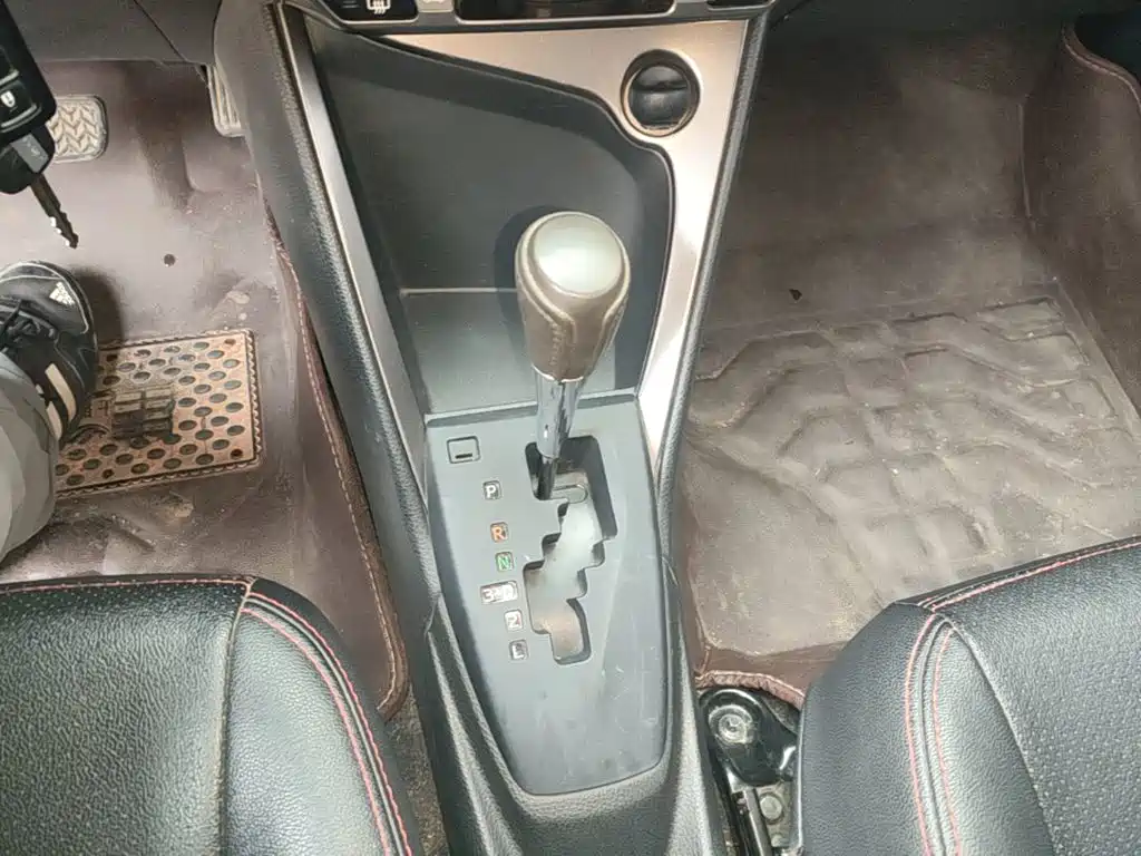 Toyota Yaris L 2016 — фото 14