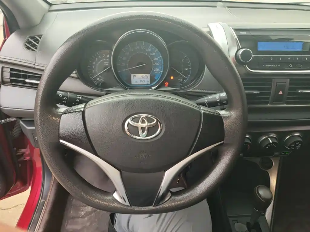 Toyota Yaris L 2016 — фото 11