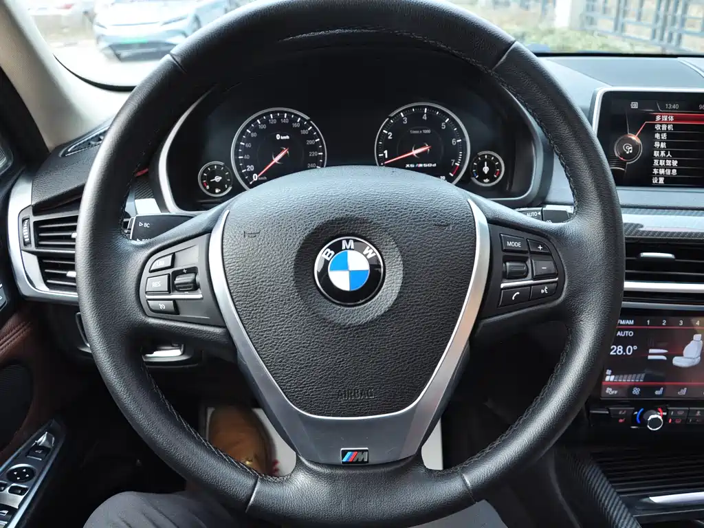 BMW X5 2017 — фото 8