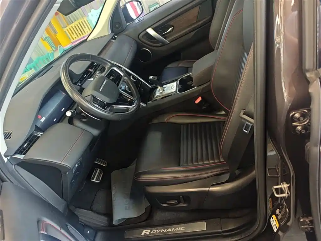 Land Rover Discovery Sport 2023 — фото 15