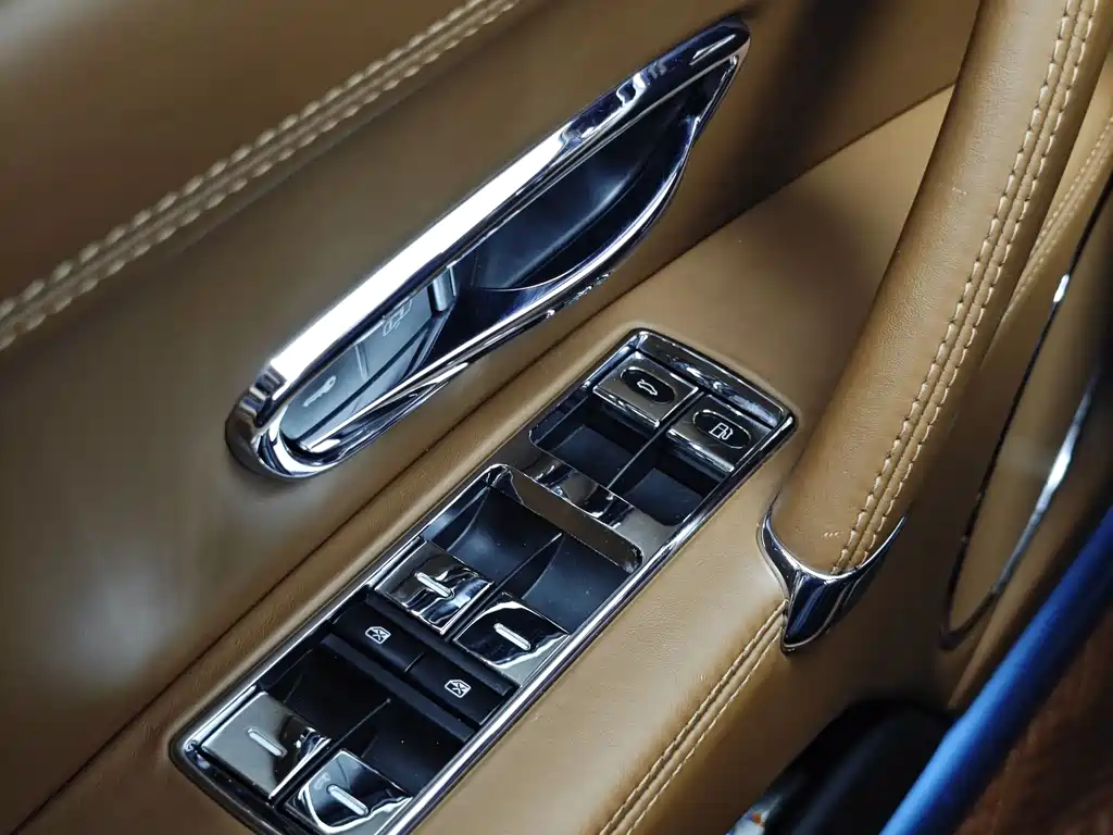 Bentley Flying Spur 2015 — фото 22