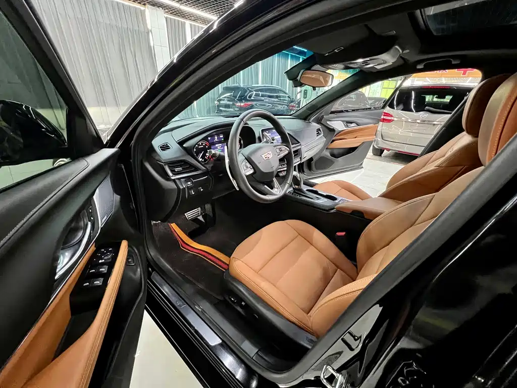 Cadillac CT4 2022 — фото 10