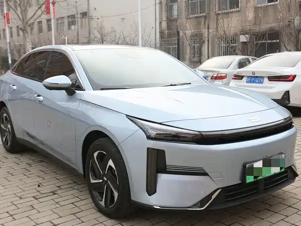 Geely Galaxy L6 2025