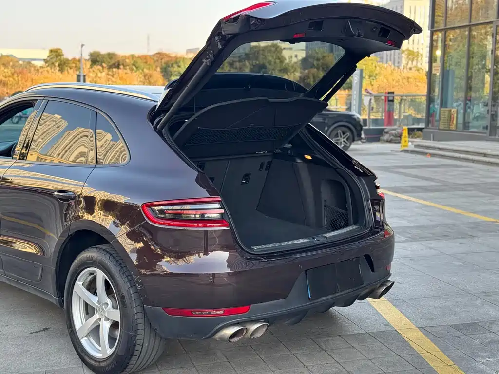 Porsche Macan 2016 — фото 14