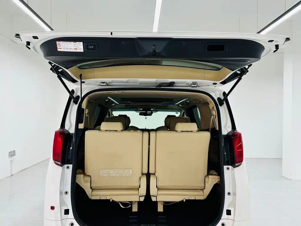 Toyota Alphard 2018 — фото 18