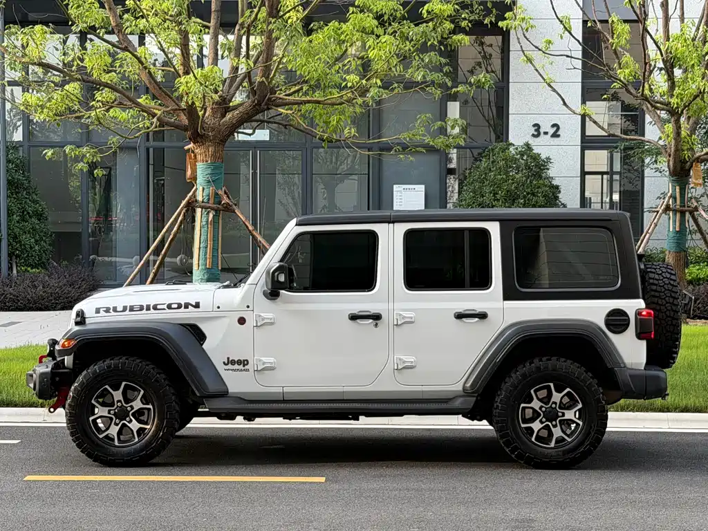 Jeep Wrangler 2022 — фото 10