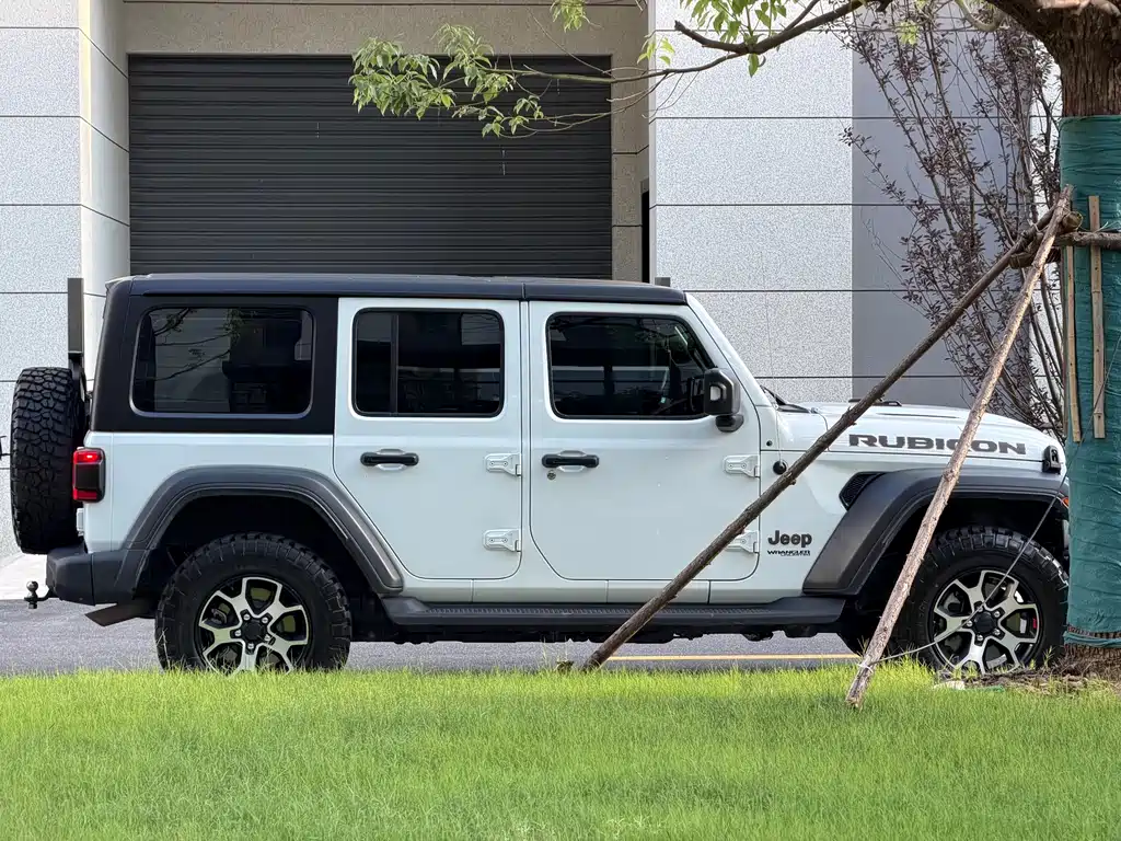 Jeep Wrangler 2022 — фото 11