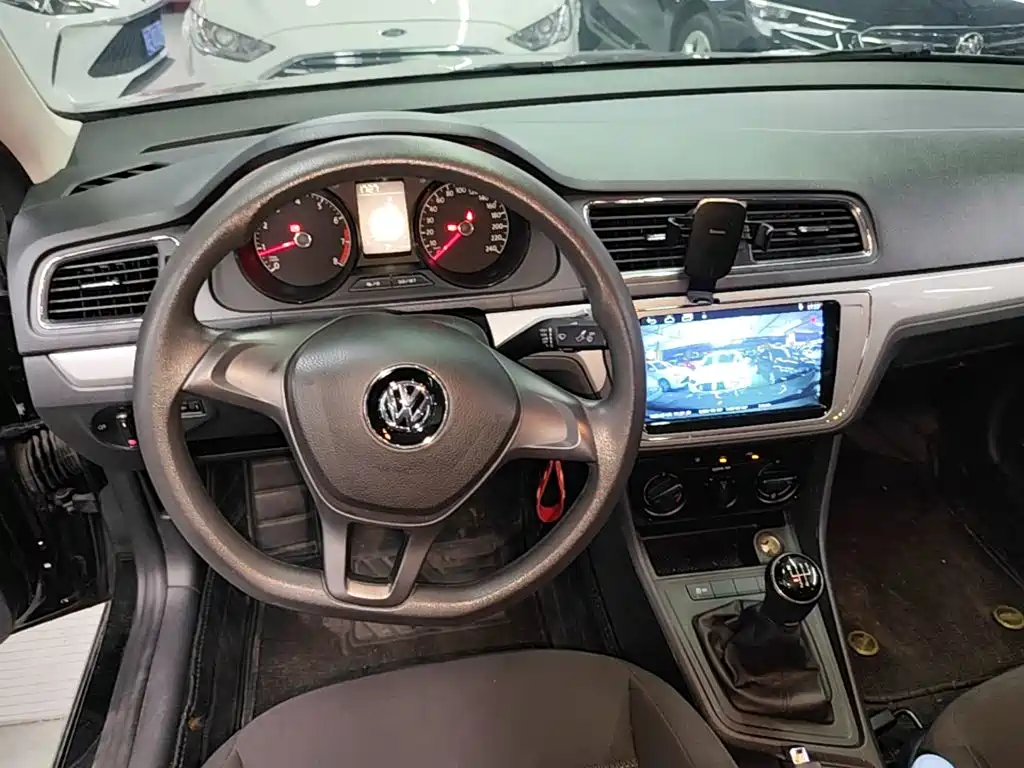 Volkswagen Lavida 2018 — фото 11