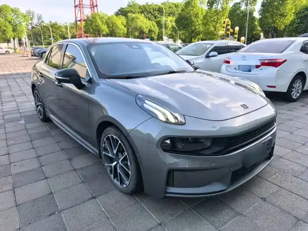 Lynk & Co 03 2022