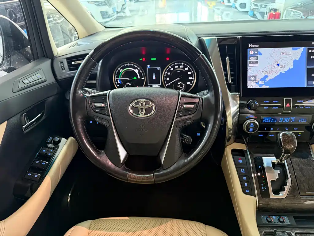 Toyota Alphard 2021 — фото 14