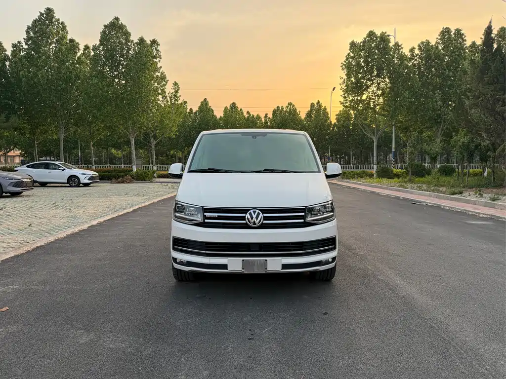 Volkswagen Multivan 2018 — фото 2