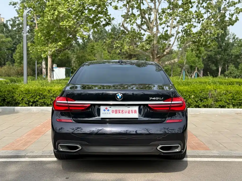 BMW 7 Series 2018 — фото 21