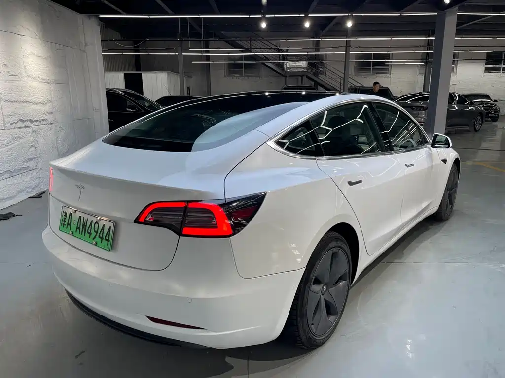 Tesla Model 3 2019 — фото 10
