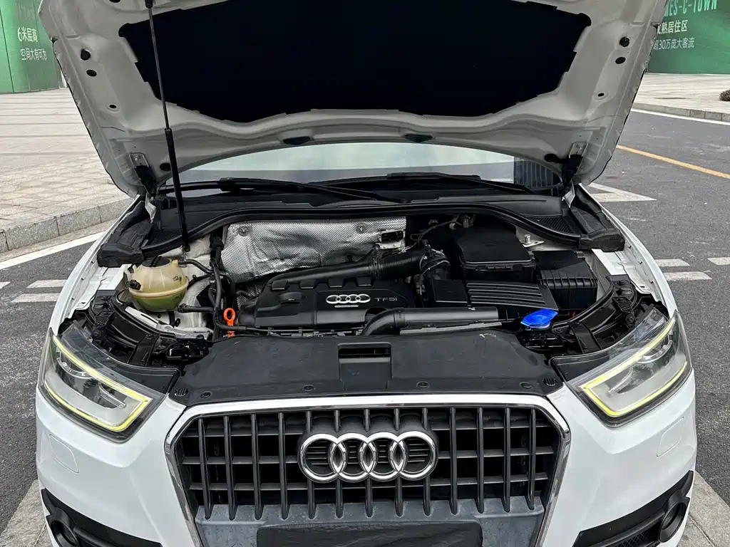 Audi Q3 2014 — фото 16