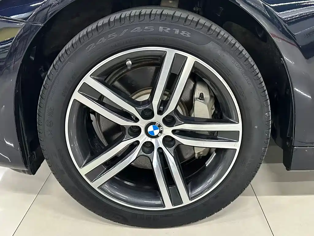 BMW 5 Series 2023 — фото 11