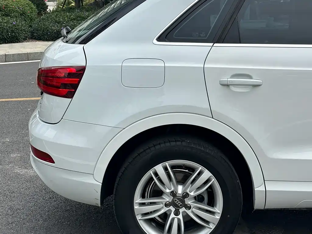 Audi Q3 2014 — фото 18