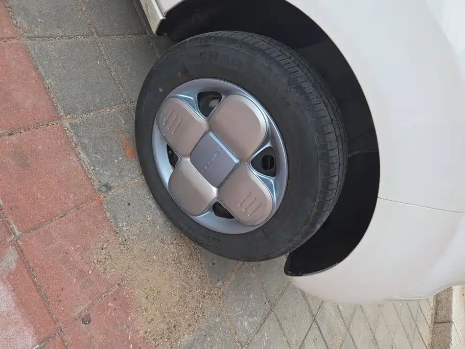 Geely Galaxy Panda 2023