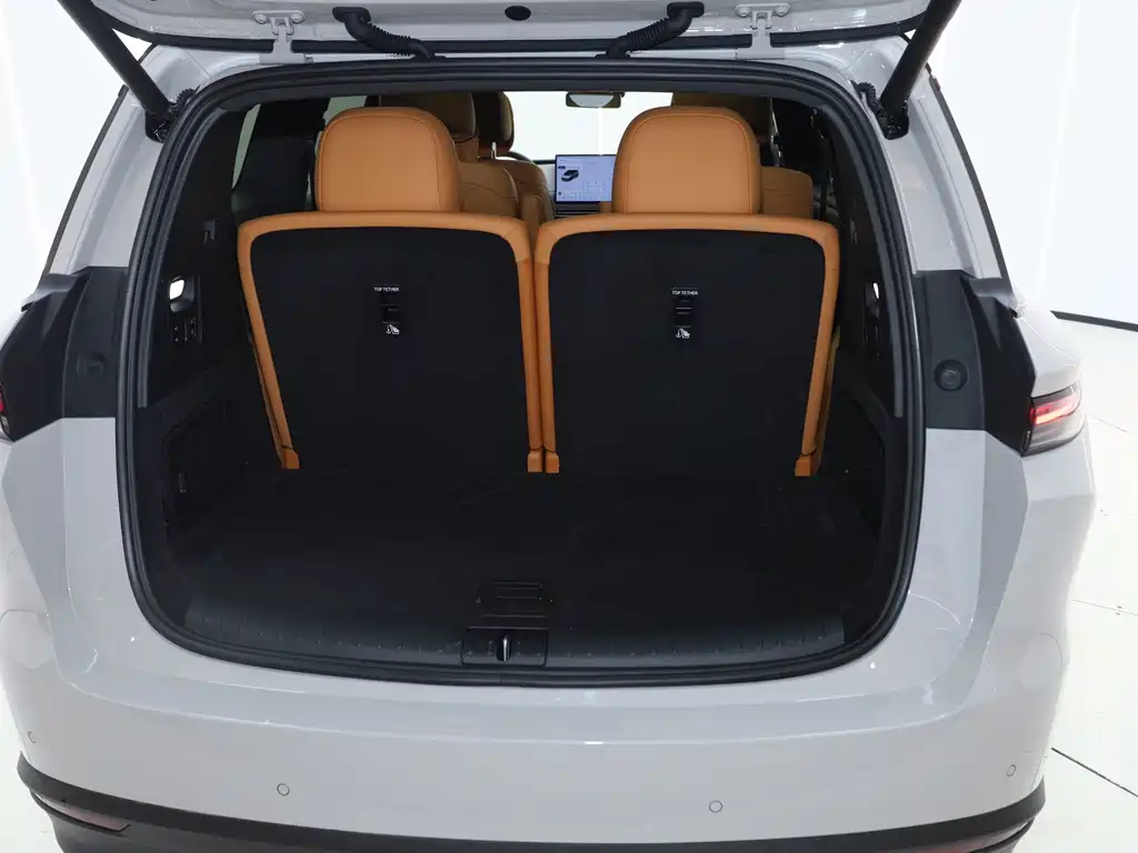 Li Auto i8 2025 — фото 27