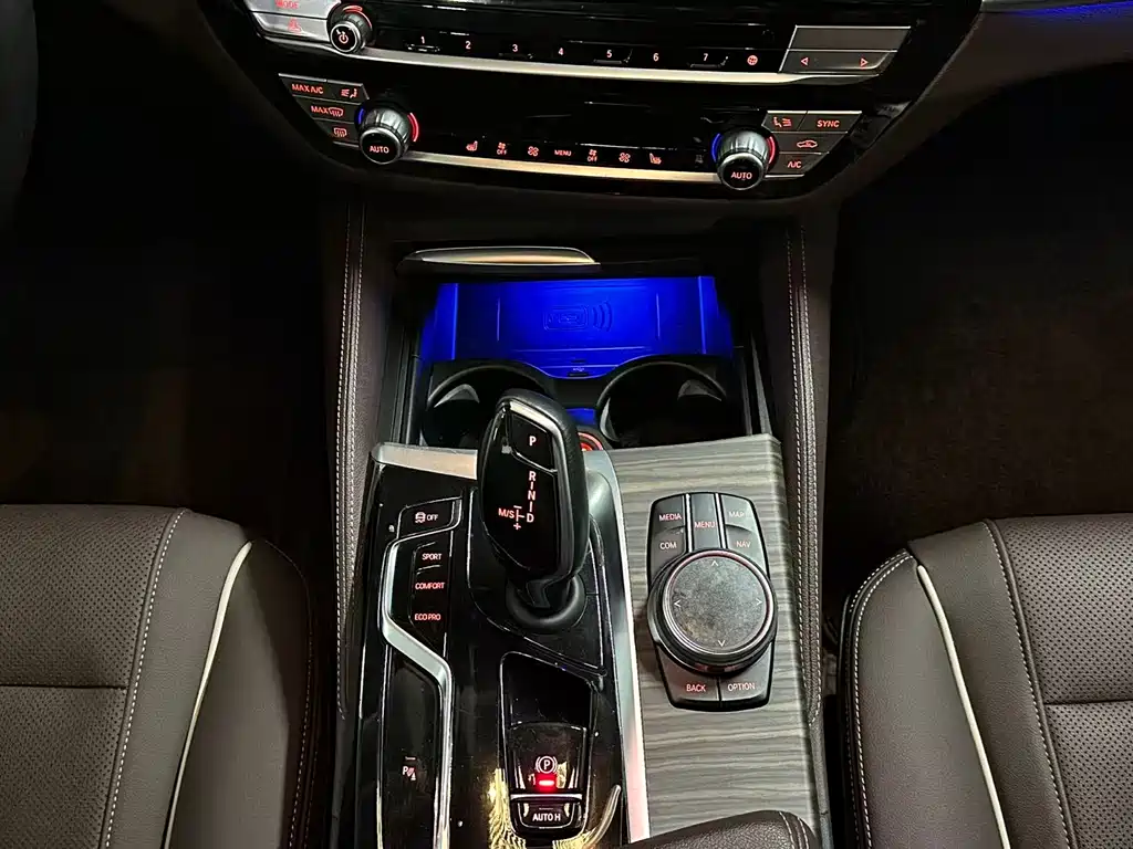 BMW 5 Series 2023 — фото 13