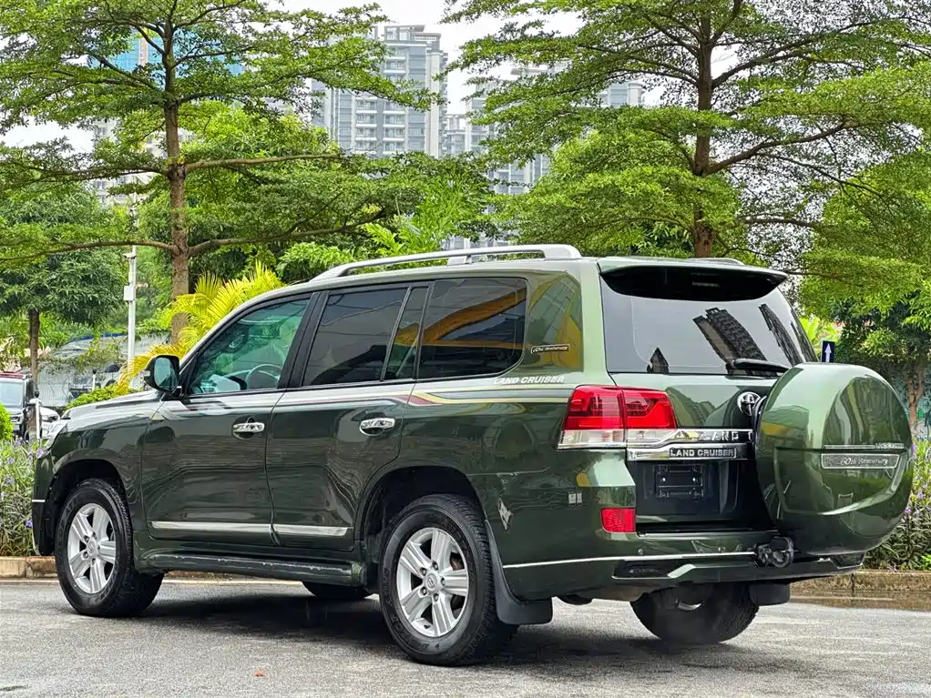 Toyota Land Cruiser 2012 — фото 5
