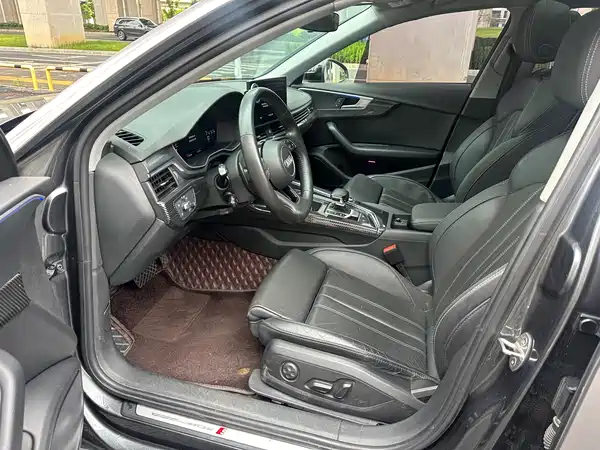 Audi A4L 2020