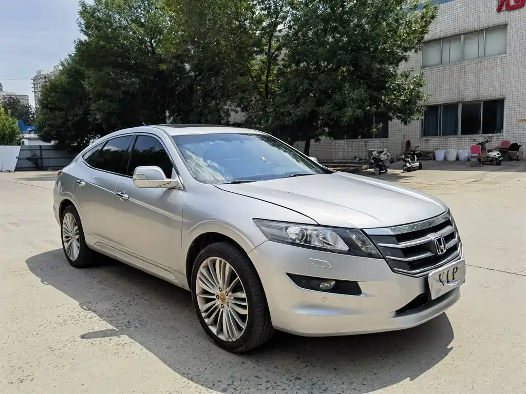 Honda Crosstour 2010 — фото 6