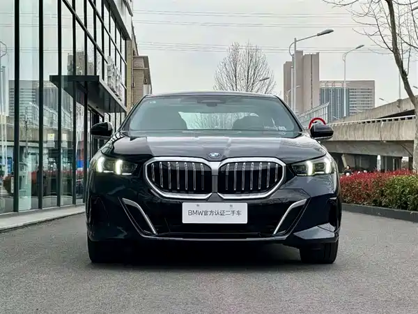 BMW 5 Series 2025