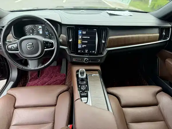 Volvo S90 2021