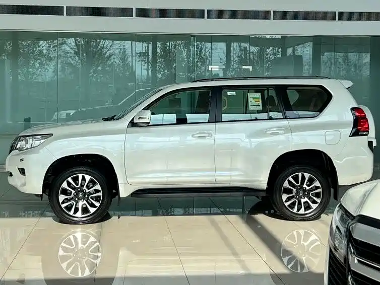 Toyota Prado — фото 3