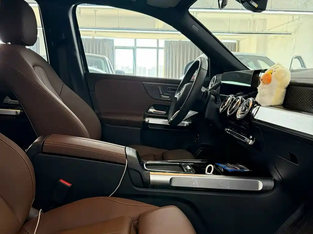 Mercedes-Benz GLB 2025