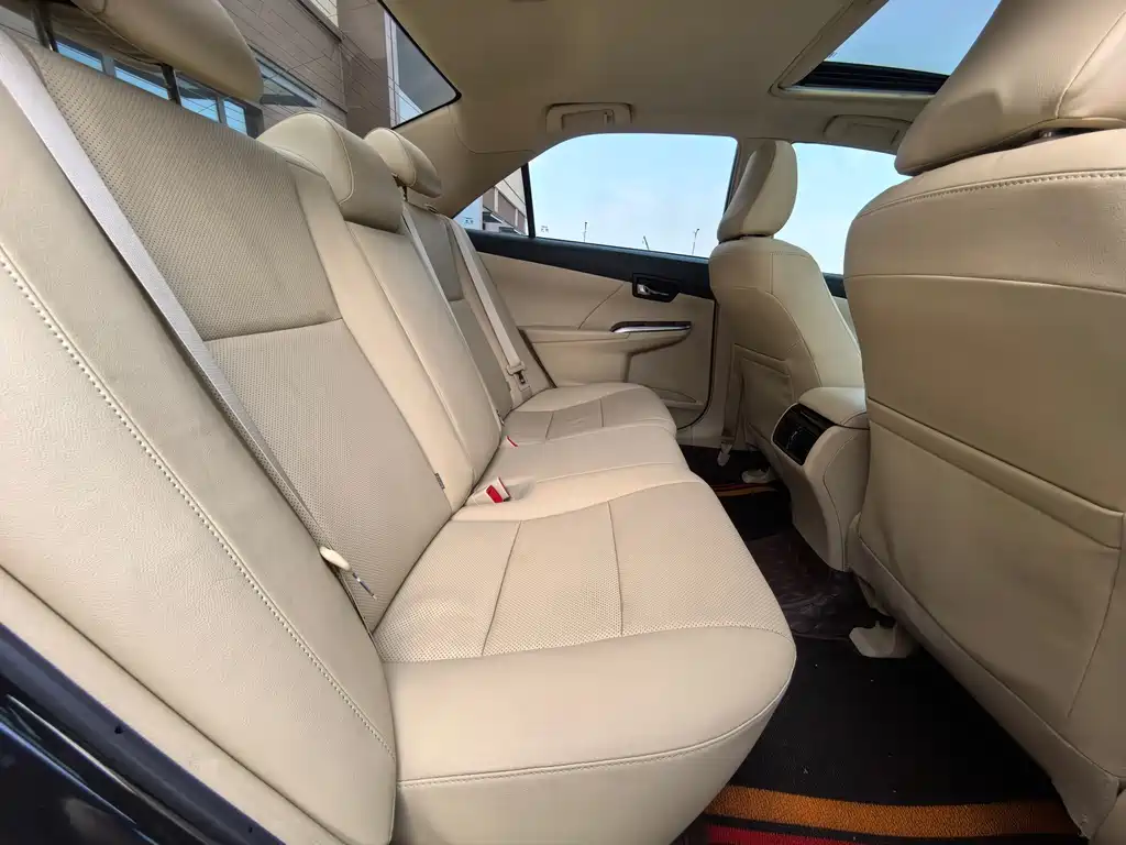 Toyota Camry 2015 — фото 14