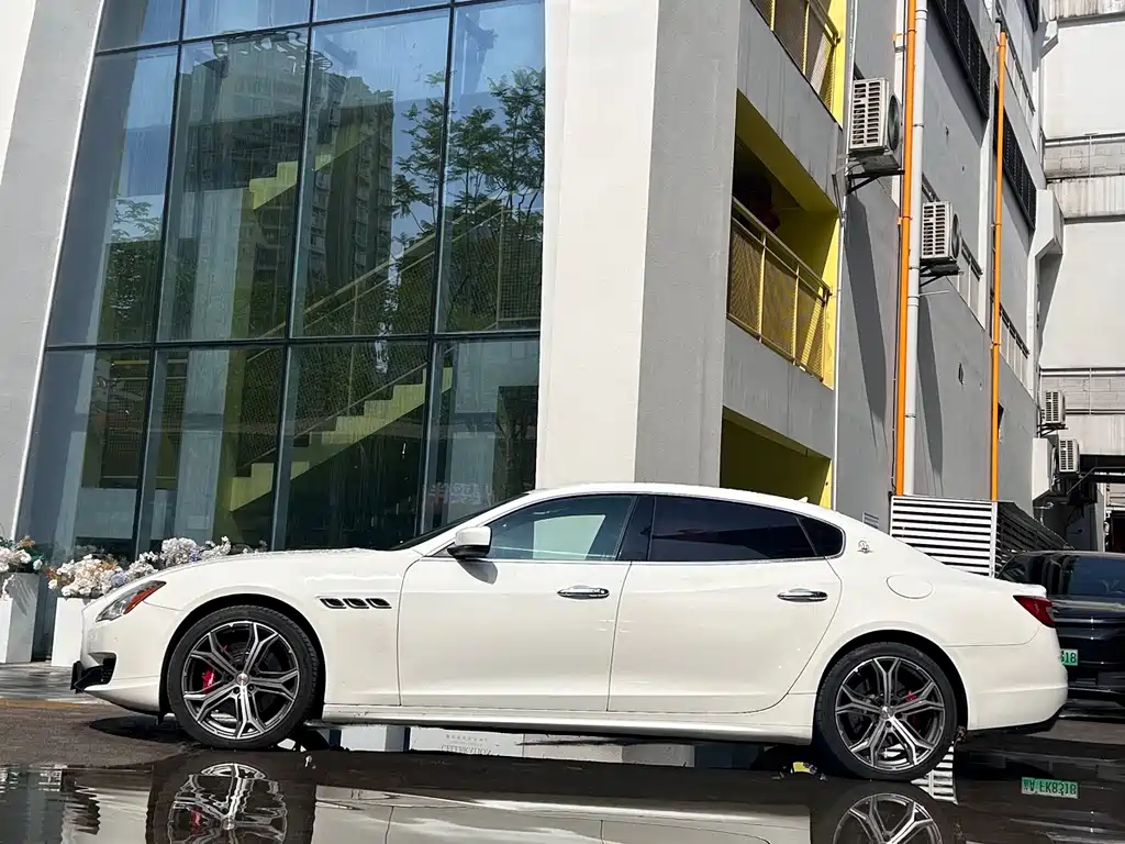 Maserati Quattroporte 2016 — фото 16