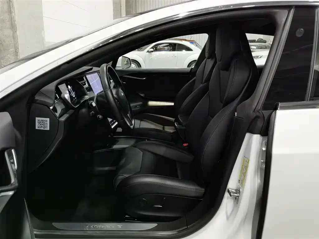 Tesla Model S 2018 — фото 10