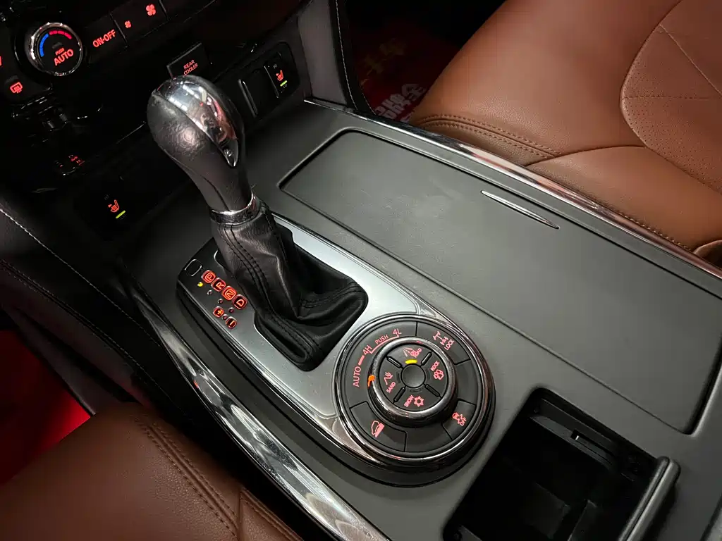 Nissan Patrol 2018 — фото 16