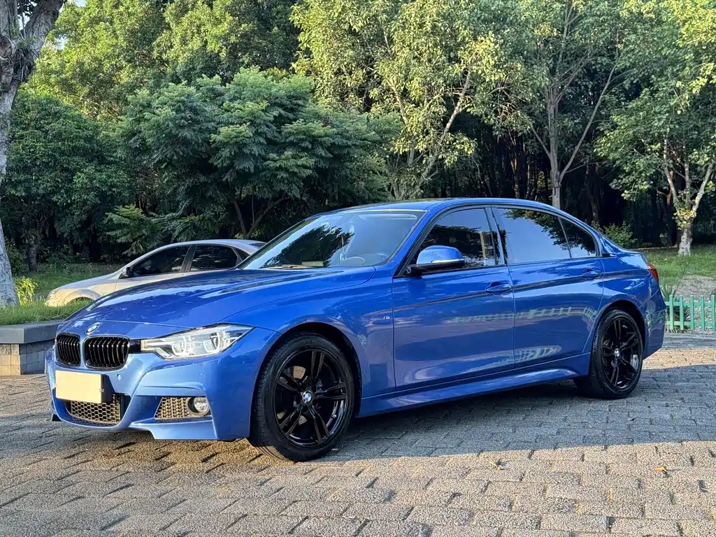 BMW 3 Series 2018 — фото 1