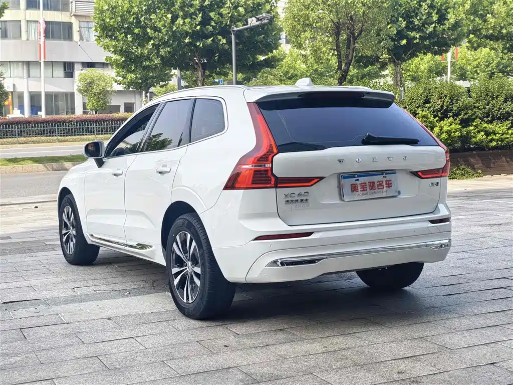 Volvo XC60 2024 — фото 9